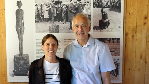 Laurie Bischoff, kurator og Marco Giacometti, præsident for Centro Giacometti i Stampa - Giacometti-familiens hjemby i Bregaglia-dalen, Schweiz.